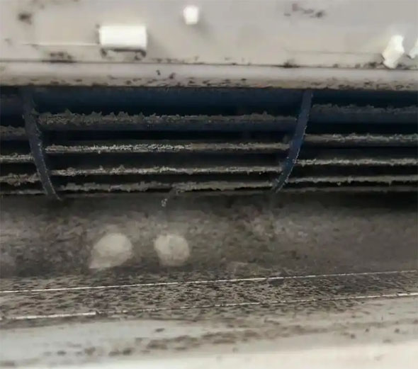 衡水市空调吹的风有股烧焦味是怎么回事